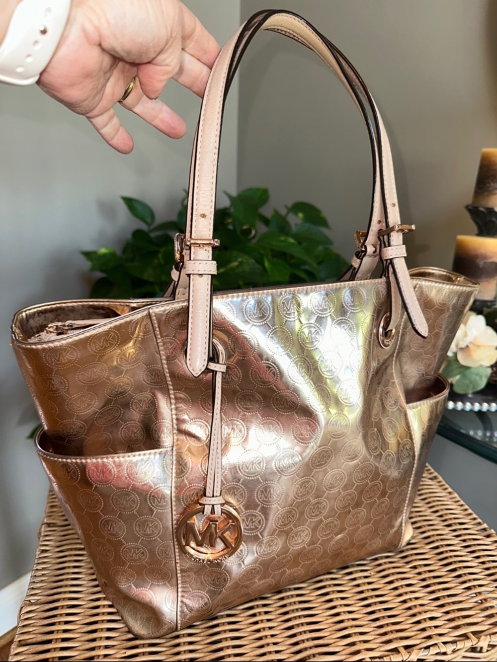 Michael Kors  Gold Embossed MK Signature Tote excellent condition - Picture 2 of 13